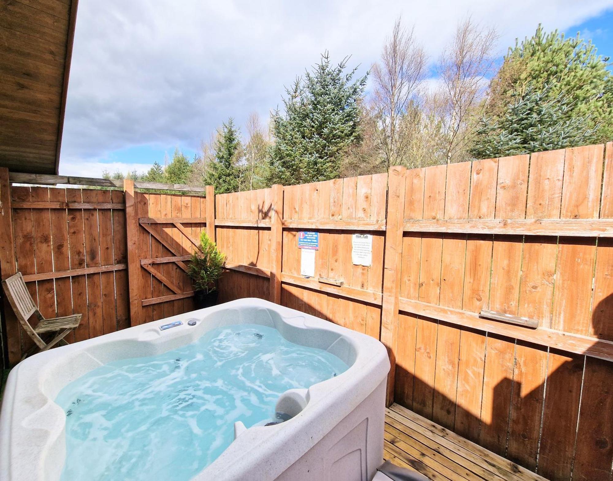 Vila Ochil 8 With Private Hot Tub - Fife - Loch Leven - Lomond Hills Kelty Exteriér fotografie
